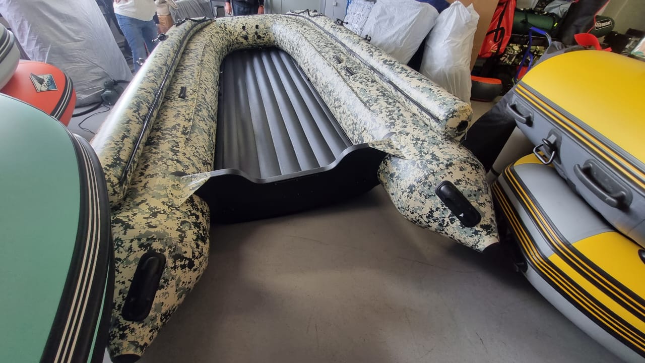 Лодка Gladiator E 380 X camo