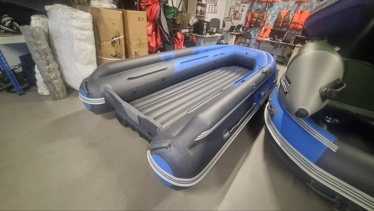 Лодка Reef Тритон 370 S-Max с интегрированным фальшбортом